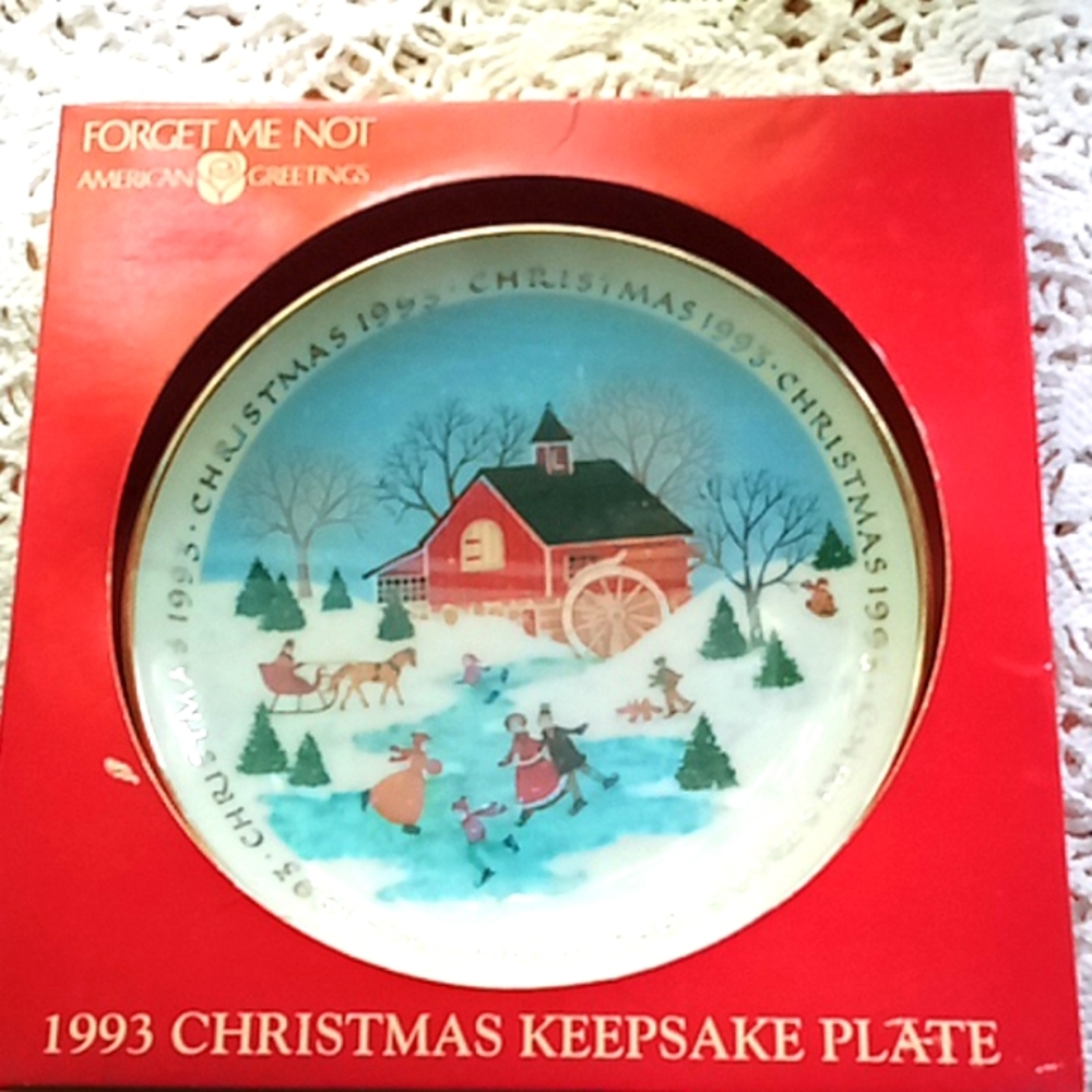 1993 vintage new forget me not Christmas plate